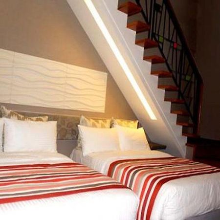 Camaya Coast Hotel Mariveles Buitenkant foto